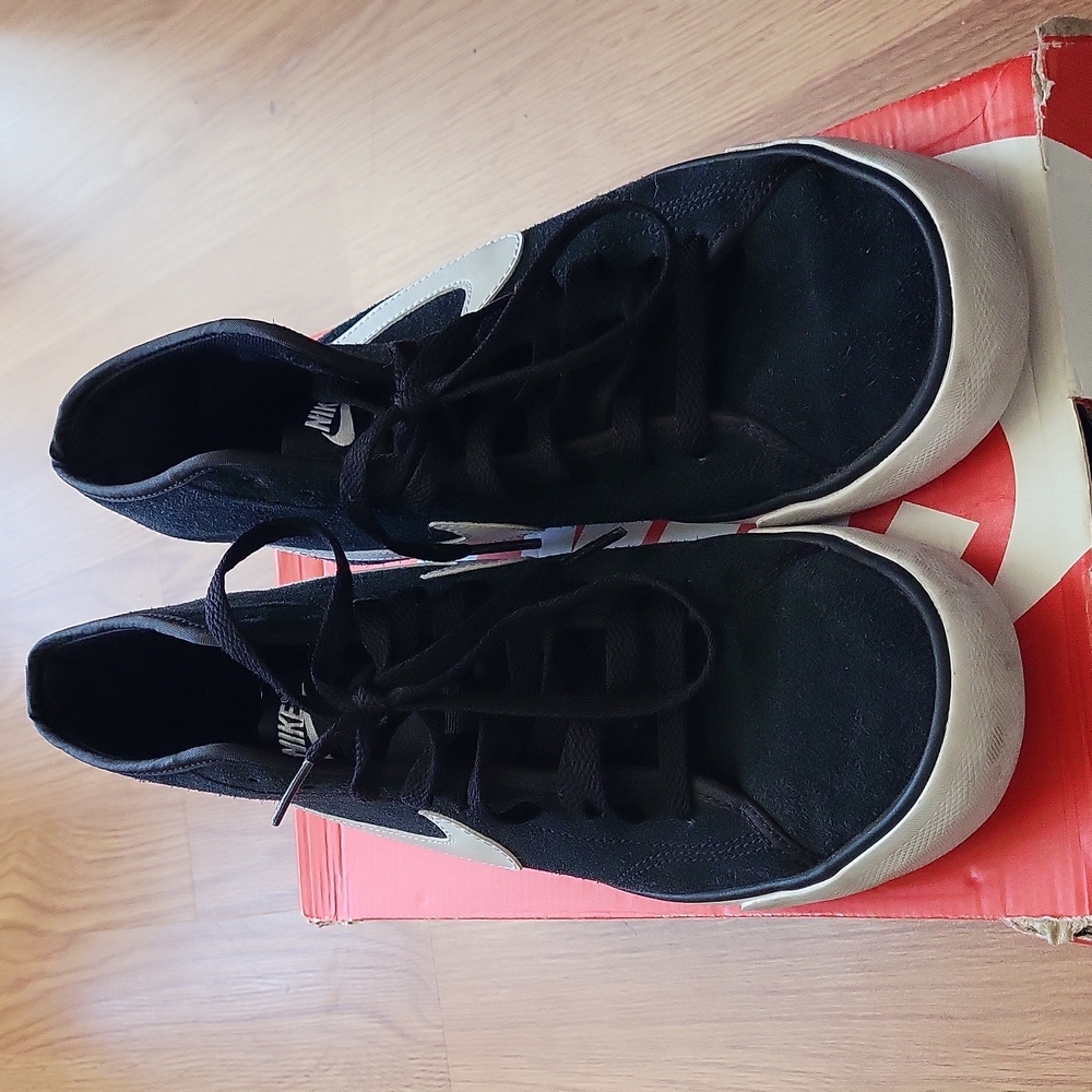 Womens Nike Primo Court Mid Suede Size 9